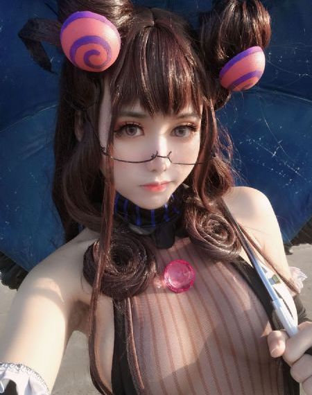 边摸边亲奶边做爰视频_720高清免费观看
