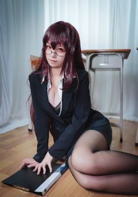 年轻漂亮的女邻居2_免费在线观看